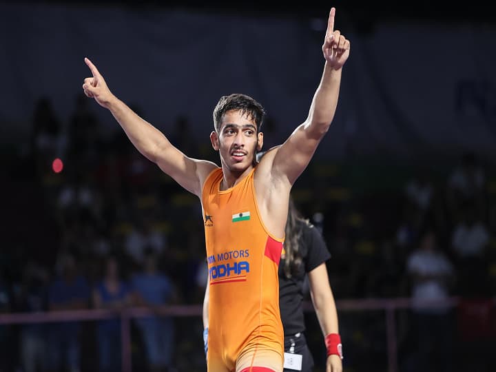 World Wrestling Championships: Suraj Vashist wins Gold medal at Greco Roman u-17 world wrestling championship after 32  years World Wrestling Championships: 32 ஆண்டுகளுக்கு பிறகு உலக மல்யுத்த சாம்பியன்ஷிப்பில் இந்தியாவிற்கு தங்கம் வென்ற சூரஜ்