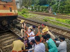 ED questions Sonia Gandhi: सोनिया गांधी से तीसरी बार हुई पूछताछ, मुंबई में ‘रेल रोको’ प्रदर्शन के बाद हिरासत में लिए गए कांग्रेस कार्यकर्ता