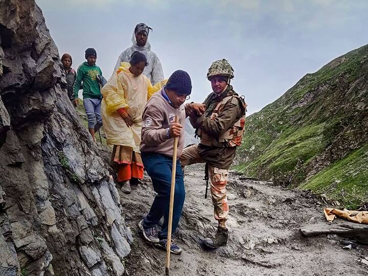 Amarnath Cloudburst: Immediate alert near Holy Cave with 4,000 pilgrims were shifted safely, know details Cloudburst Near Amarnath Shrine, 4,000 Pilgrims Shifted To Safety By Rescue Teams