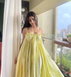 Mouni Roy Pics: ਯੈਲੋ ਡਰੈੱਸ 'ਚ ਬਲਾ ਦੀ ਖੂਬਸੂਰਤ ਲੱਗੀ ਮੌਨੀ ਰਾਏ, ਦਿਲਕਸ਼ ਅਦਾਵਾਂ ਬਣਾ ਦੇਣਗੀਆਂ ਤੁਹਾਨੂੰ ਵੀ ਦੀਵਾਨਾ