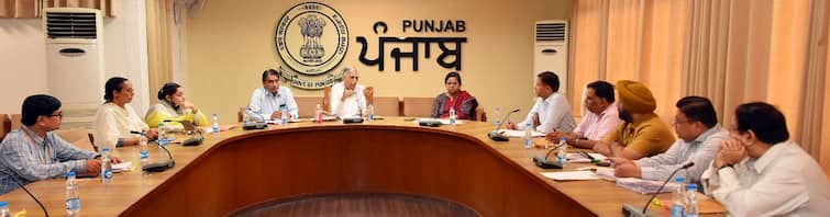 A meeting by the Lokpal with the divisional commissioners of the state of Punjab and the top officials of other departments to prevent corruption ਲੋਕਪਾਲ ਵੱਲੋਂ ਭ੍ਰਿਸ਼ਟਾਚਾਰ ਨੂੰ ਰੋਕਣ ਲਈ ਡਵੀਜ਼ਨਲ ਕਮਿਸ਼ਨਰਾਂ ਤੇ ਉੱਚ ਅਧਿਕਾਰੀਆਂ ਨਾਲ ਕੀਤੀ ਮੀਟਿੰਗ, ਜਾਣੋ ਵਜ੍ਹਾ