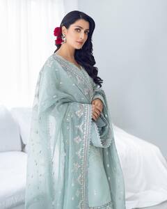Ayeza Khan ઇન્સ્ટાગ્રામ પર સૌથી વધુ ફોલોઅર્સ ધરાવનારી પાકિસ્તાનની સેલિબ્રિટી બની