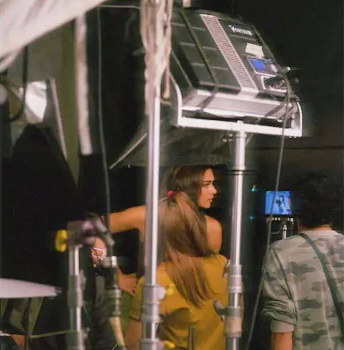 ਫੈਨਜ਼ ਦੀਪਿਕਾ ਦੇ ਸੋਸ਼ਲ ਮੀਡੀਆ 'ਤੇ ਵੀ ਪੂਰੀ ਨਜ਼ਰ ਰੱਖਦੇ ਹਨ, ਉਦੋਂ ਹੀ ਅਦਾਕਾਰਾ ਦੀਆਂ ਪੋਸਟਾਂ ਸੋਸ਼ਲ ਮੀਡੀਆ 'ਤੇ ਵਾਇਰਲ ਹੋ ਜਾਂਦੀਆਂ ਹਨ।