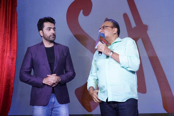 ছবির পরিচালক অরিন্দম শীল বলছেন, 'এটি আমার করা চতুর্থ ব্যোমকেশ। এটা বাকি ব্যোমকেশগুলোর থেকে বেশ কিছু কারণে আলাদা। বেশ কিছু বাড়তি জিনিস রয়েছে এই ছবিতে। আশা করি বাকি সব ব্যোমকেশের মতো মানুষ 'ব্যোমকেশ হত্যামঞ্চ'-কেও ভালোবাসা দেবেন।'