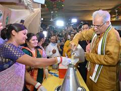 छत्तीसगढ़ में गोमूत्र की खरीदी शुरू, सीएम बघेल बने पहले विक्रेता, पांच लीटर के मिले 20 रुपये