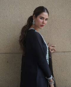 Sonam Bajwa Traditional Look: ਬਲੈਕ ਸੂਟ 'ਚ ਸੋਨਮ ਬਾਜਵਾ ਨੇ ਦਿੱਤਾ ਕਾਤਿਲਾਨਾ ਪੋਜ਼, ਖੂਬਸੂਰਤੀ ਦੇਖ ਫੈਨਜ਼ ਹੋ ਗਏ ਦੀਵਾਨੇ