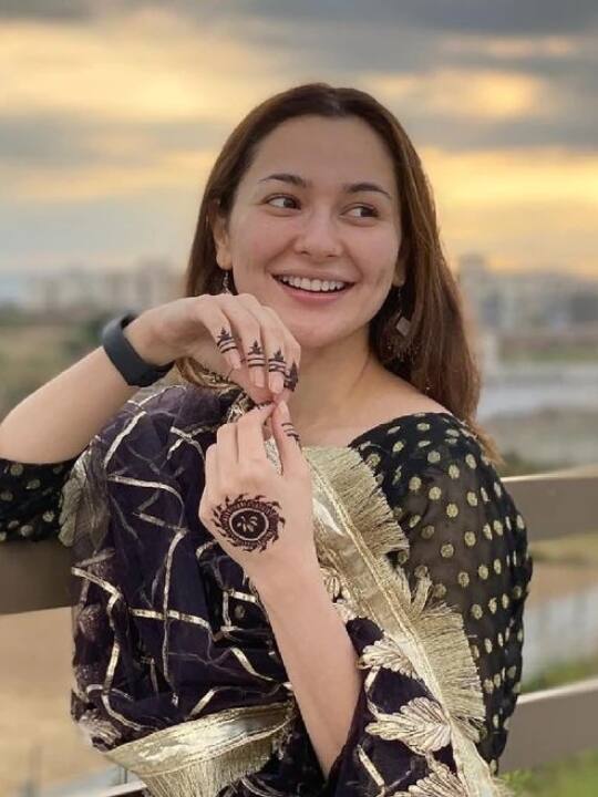 पाकिस्तानी एक्ट्रेस हनिया आमिर (Hania Aamir) के साथ इंस्टाग्राम पर लाइव सेशन के दौरान यौन उत्पीड़न हुआ था. लाइव सेशन में उन्हें किसी ने अश्लील हरकतों के जरिए शर्मसार किया था.
