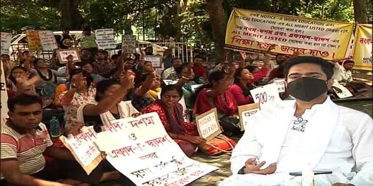 Abhishek Banerjee : ৫০১ দিন ধরে আন্দোলনরত SSC চাকরিপ্রার্থীদের সঙ্গে কাল বৈঠকের আশ্বাস অভিষেকের Abhishek Banerjee wants to meet SSC Job Seekers who are on movement for 500 days Abhishek Banerjee : ৫০১ দিন ধরে আন্দোলনরত SSC চাকরিপ্রার্থীদের সঙ্গে কাল বৈঠকের আশ্বাস অভিষেকের