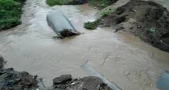 Photo: पूल वाहून गेल्याने औरंगाबादच्या कसाबखेडा गावाचा संपर्क तुटला; विद्यार्थ्यांचे हाल