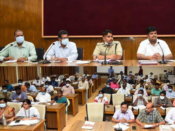 Law, Order and Road Safety Committee meeting chaired by District Collector at Karur கரூரில் மாவட்ட ஆட்சியர் தலைமையில் நடந்த  சட்டம், ஒழுங்கு மற்றும் சாலை பாதுகாப்பு குழு கூட்டம்