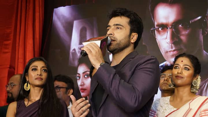 ছবির মুখ্যভূমিকায় দেখা যাবে আবির চট্টোপাধ্যায় (Abir Chatterjee), সোহিনী সরকার (Sohini Sarkar), পাওলি দাম (Paoli Dam), সুহোত্র মুখোপাধ্যায় (Suhorta Mukhopadhay), অর্ণ মুখোপাধ্যায় (Arno Mukherjee) ও অন্যান্যরা।