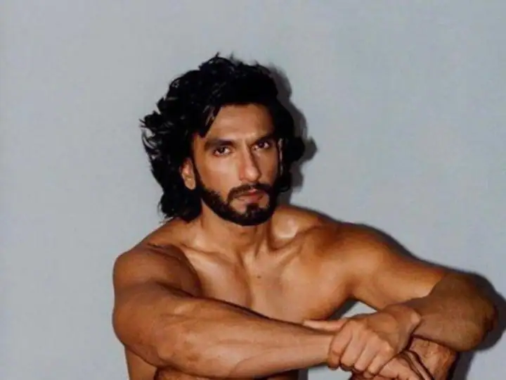 Ranveer Singh Photoshoot: Ranveer Singh's photos should not be leaked anywhere.....that's why the director did this work! Ranveer Singh Photoshoot: ਰਣਵੀਰ ਸਿੰਘ ਦੀਆਂ ਫੋਟੋਆਂ ਕਿਤੇ ਵੀ ਲੀਕ ਨਾ ਹੋਣ ਜਾਣ.....ਇਸ ਵਜ੍ਹਾ ਨਾਲ ਡਾਇਰੈਕਟਰ ਨੇ ਕੀਤਾ ਸੀ ਇਹ ਕੰਮ!