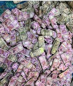 अर्पिता मुखर्जींच्या घरातून कोट्यवधींचं घबाड जप्त