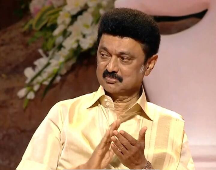 பட்டு வேட்டியில் ஸ்டாலின்