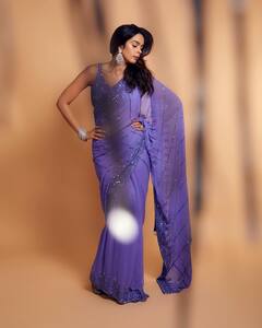 PHOTO: वयाच्या 45 व्या वर्षी मल्लिका शेरावतने शेअर केला किलर लूक; पाहा फोटो!