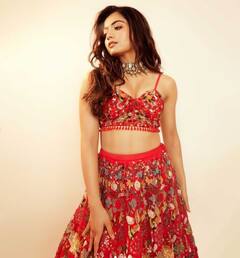 Rashmika Mandanna Ramp Debut: पहली बार रैंप पर वॉक करती नजर आईं रश्मिका मंदाना, कहा- पेट में उड़ रहीं थी तितलियां