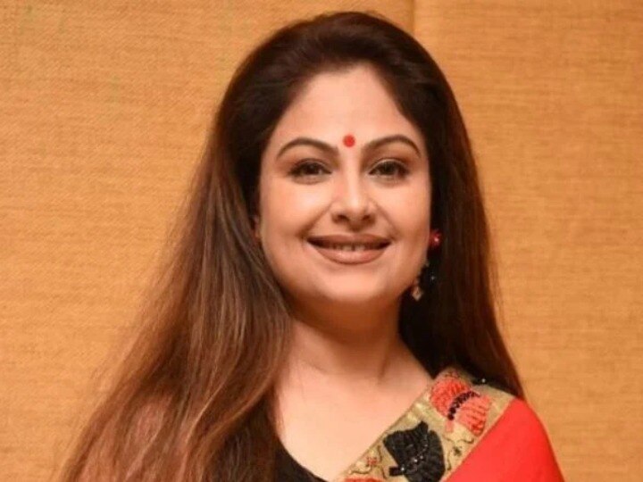 इस वजह से करियर के पीक पर होने के बाद भी बॉलीवुड एक्ट्रेस Ayesha Jhulka ने छोड़ दी थी फिल्म इंडस्ट्री!