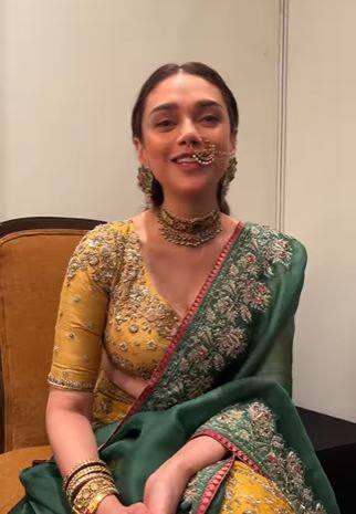 इस अवसर पर बोलते हुए, अदिति ने यह भी व्यक्त किया कि उन्हें शो के लिए 'नथ' पहनने में कितना मज़ा आया. अदिति ने कहा, 