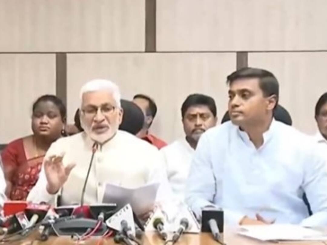 YSR Congress MPS : కేంద్రం కంటే మెరుగ్గా ఏపీ ఆర్థిక పరిస్థితి - లెక్కలు రిలీజ్ చేసిన వైఎస్ఆర్సీపీ ఎంపీలు ! YSRCP MPs made it clear that the economic condition of AP is better than that of the Centre. YSR Congress MPS : కేంద్రం కంటే మెరుగ్గా ఏపీ ఆర్థిక పరిస్థితి - లెక్కలు రిలీజ్ చేసిన వైఎస్ఆర్సీపీ ఎంపీలు !