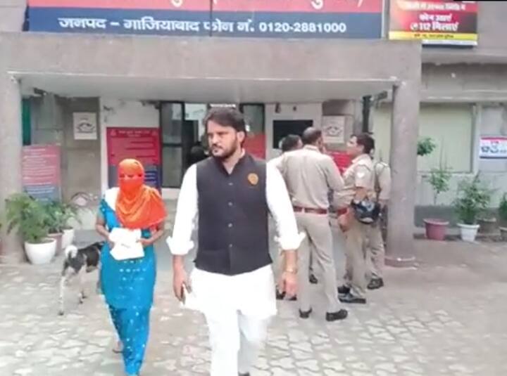 up news ghaziabad love jihad case, Shahnawaz remained live in with woman for 8 years as Sumit ann Love Jihad Case: सुमित बनकर 8 साल तक महिला के साथ लिवइन में रहा शहनवाज, शादी का दबाव बनाने पर खुली पोल