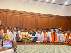 Akola : अकोल्यात शिवसेनेला धक्का, बाजोरिया गटाचा 'शिंदे सेने'त प्रवेश