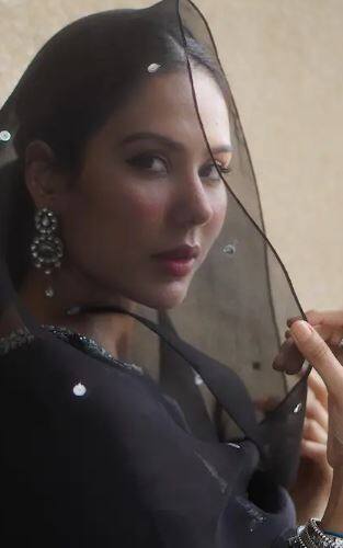 Sonam Bajwa Traditional Look: ਬਲੈਕ ਸੂਟ 'ਚ ਸੋਨਮ ਬਾਜਵਾ ਨੇ ਦਿੱਤਾ ਕਾਤਿਲਾਨਾ ਪੋਜ਼