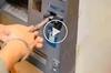Viral Video : ਪਲਾਸ ਦੀ ਮਦਦ ਨਾਲ ਕੱਢਿਆ ATM 'ਚ ਫਸਿਆ ਡੈਬਿਟ ਕਾਰਡ, ਵਾਇਰਲ ਹੋਈ ਵੀਡੀਓ