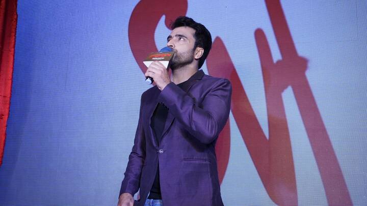 ২৭ তারিখ সন্ধেয় মুক্তি পেয়েছে ব্যোমকেশের ট্রেলার। আর সেটা দেখে খোদ ব্যোমকেশ বলছেন, 'ইতিমধ্যেই মুক্তি পাওয়া পোস্টার বা টিজারে দর্শকদের উত্তেজনার পারদ চড়ছিল।'
