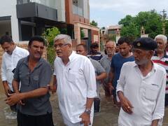 In Pics: जोधपुर में बाढ़ प्रभावित इलाके में पहुंचे केंद्रीय मंत्री गजेंद्र सिंह शेखावत, पानी में उतरकर जानी लोगों की समस्या