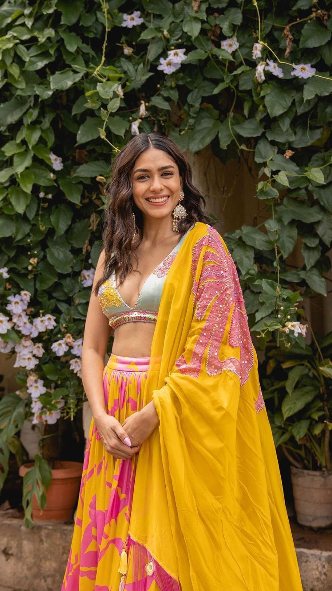 Bollywood Replica Hansika Motwani Yellow and Pink Lehenga Saree -  MiaIndia.com