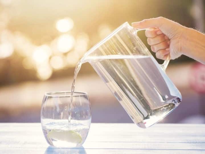 Too much water leads to water intoxication says lifestyle nutritionist Smitha Shetty அளவுக்கு மிஞ்சினால் தண்ணீரும் நஞ்சு! அதுக்கும் லிமிட் இருக்கு! ஊட்டச்சத்து நிபுணரின் அட்வைஸ்!