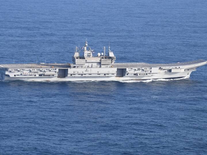 defence: advanced aircraft carrier vikrant in indian navy Defence: ભારતીય નૌસેનાને મળ્યુ પહેલુ સ્વદેશી એરક્રાફ્ટ કેરિયર 'વિક્રાંત', જાણો તાકાત અને ખાસિયત