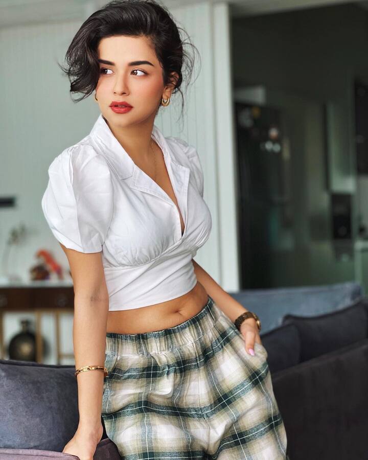 सोशल मीडिया पर अवनीत कौर की शानदार फैन फॉलोइंग देखने को मिलती है. इंस्टाग्राम पर उन्हें 32.4 मिलियन फॉलोवर्स फॉलो करते हैं.