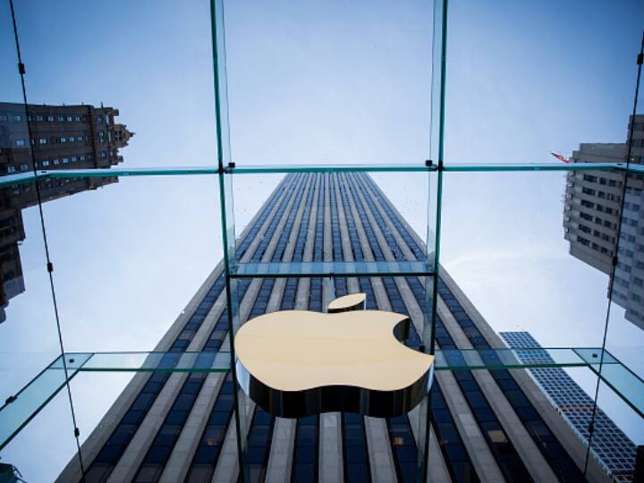 apple earnings juner quarter q3 2022 report sales boost record revenue increase iphone sales increase Apple Sees Record June Quarter Despite Downturn, iPhone Sales Up