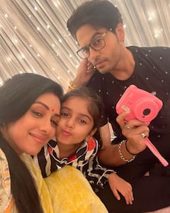 Anupamaa Photos: ‘कपाड़ियाज’ की इन फोटोज को देख आप भी यही कहेंगे कितने क्‍यूट लग रहे साथ में