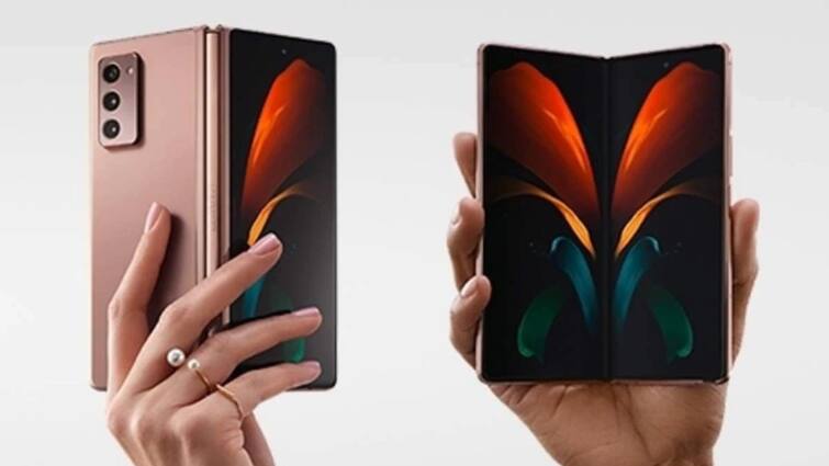 Samsung Galaxy Z Fold 4, Galaxy Z Flip 4 Renders Offer Look at Complete Design, Colour Options know the details Samsung Foldable Phone: কেমন দেখতে হবে স্যামসাং গ্যালাক্সি জেড ফোল্ড ৪ এবং গ্যালাক্সি জেড ফ্লিপ ৪ ফোন, দেখুন
