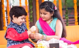 Raksha Bandhan 2022 Disha: ਰੱਖੜੀ ਵਾਲੇ ਦਿਨ ਰੱਖੜੀ ਬੰਨ੍ਹਣ ਸਮੇਂ ਨਾ ਕਰੋ ਇਹ ਗਲਤੀ, ਦਿਸ਼ਾ ਨੂੰ ਧਿਆਨ 'ਚ ਰੱਖਦਿਆਂ ਇਸ ਮੰਤਰ ਦਾ ਕਰੋ ਜਾਪ