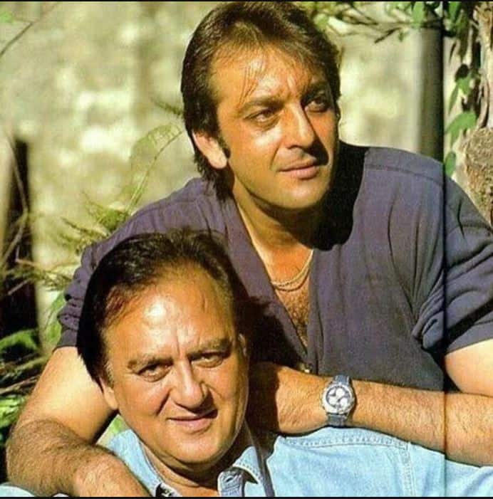 દિગ્દર્શક 1983માં જેકી શ્રોફ અને મીનાક્ષી અભિનીત સુભાષ ઘાઈની ફિલ્મ હીરોમાં સંજય દત્તને કાસ્ટ કરવા માંગતા હતા. રિપોર્ટ્સનું માનીએ તો સંજય દત્તે સુભાષ ઘાઈની હીરો ફિલ્મને નકારી કાઢી હતી.