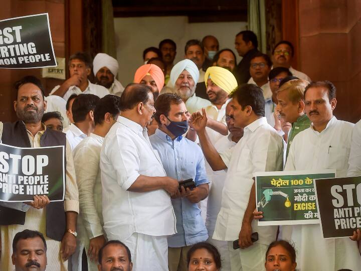 Parliament monsoon session: Discussion on price rise in Lok Sabha will be held on Monday Monsoon Session: संसद में खत्म होगा गतिरोध? सोमवार को महंगाई पर लोकसभा में चर्चा करा सकती है सरकार