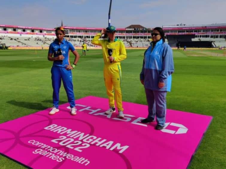 India captain Harmanpreet Kaur has won the toss and opted to bat against Australia in Edgbaston CWG 2022: ऑस्ट्रेलियाच्या संघाला धूळ चारण्यासाठी भारतीय महिला संघ सज्ज, नाणेफेक जिंकून प्रथम फलंदाजीचा निर्णय