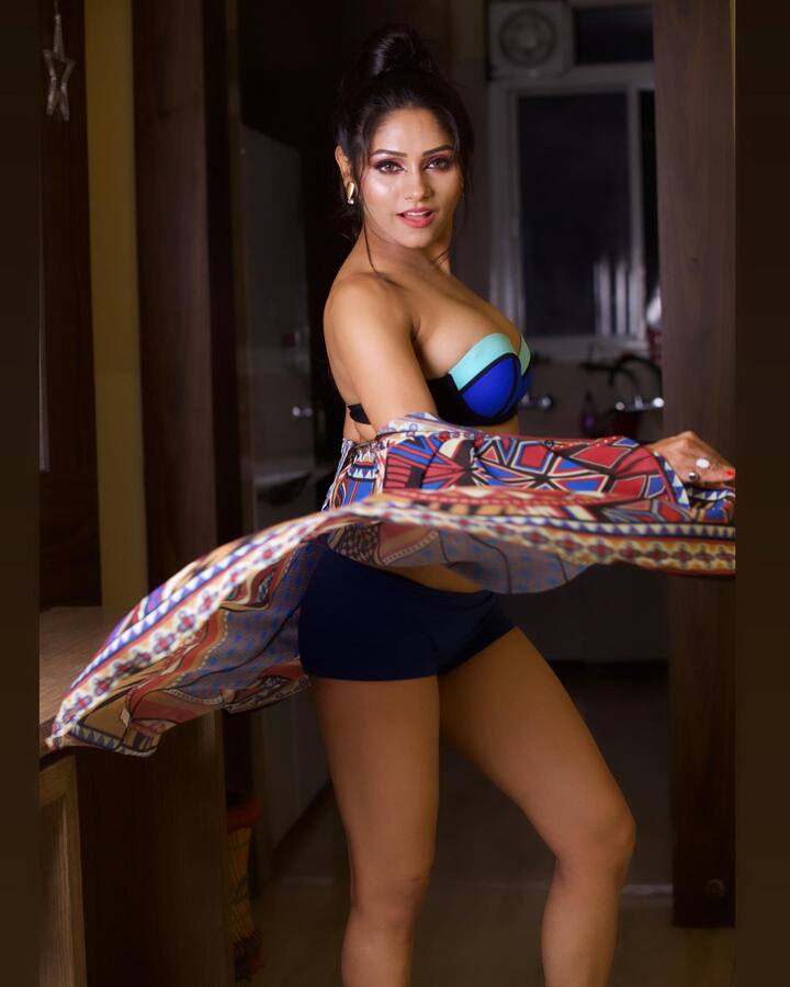 दरअसल एक्ट्रेस ने अपने लेटेस्ट फोटोशूट की कुछ तस्वीरें इंस्टाग्राम अकाउंट पर शेयर की हैं.