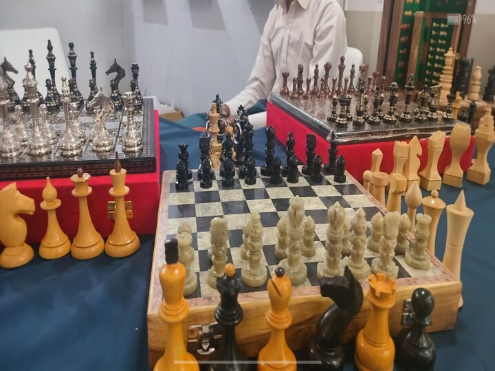 Chess olympiad 2022: தானாக விளையாடும் செஸ்..  மேஜிக் புக்.. செஸ் ஒலிம்பியாட்டில் கலக்கும் கண்காட்சி!