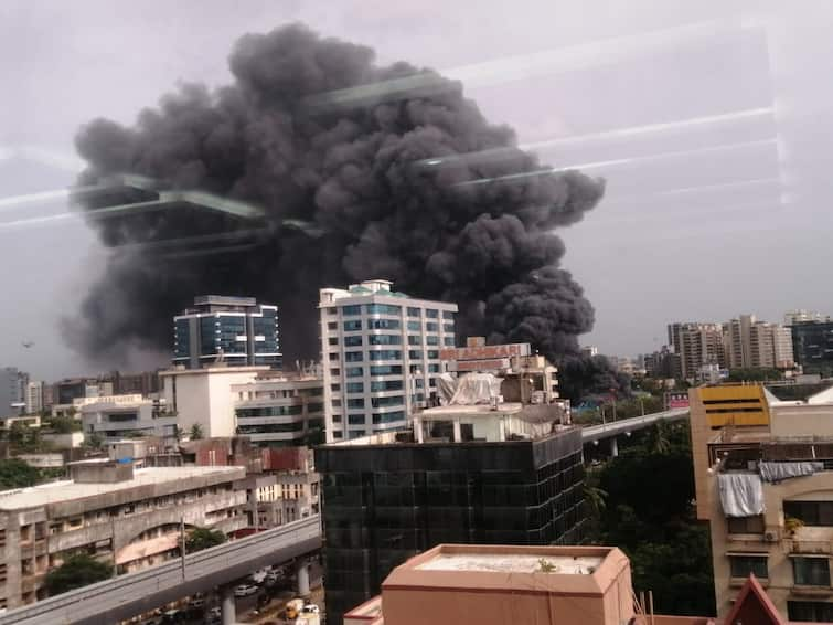 Andheri Fire Massive Fire Breaks Out In Mumbai shop D N Nagar behind Andheri Sports Complex Andheri Fire :  अंधेरीच्या चित्रकूट सेटला भीषण आग, अग्निशमन दलाच्या 10 गाड्या घटनास्थळी रवाना