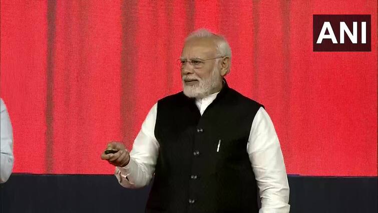 IIBX Launch PM Modi inaugurated the country's first International Bullion Exchange  IIBX at GIFT City Gandhinagar Gujarat IIBX : પીએમ મોદીએ GIFT સીટી ખાતે દેશના પ્રથમ ઇન્ટરનેશનલ બુલિયન એક્ચેન્જનો પ્રારંભ કરાવ્યો, જાણો IIBXથી શું લાભ થશે