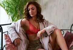 હાર્દિક પંડ્યાની એક્સ-ગર્લફ્રેન્ડ એક્ટ્રેસે કરાવ્યુ ટ્રાન્સપરન્ટ ડ્રેસમાં ફોટોશૂટ, આપ્યા આવા કાતિલ પૉઝ, જુઓ