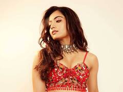 PHOTO: साऊथ सिनेसृष्टीतील टॉप अभिनेत्री रश्मिका मंदनाचा देसी अंदाज; पाहा फोटो!