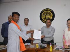 MP Zila Panchayat Election Result: जबलपुर जिला पंचायत अध्यक्ष चुनाव में बीजेपी के संतोष बरकड़े जीते, दो वोट निरस्त होने से कांग्रेस का खेल बिगड़ा