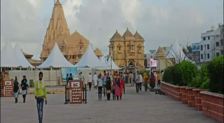 The start of the holy month of Shravan in Gujarat from today આજથી પવિત્ર શ્રાવણ માસનો પ્રારંભ, હર હર મહાદેવના નાદ સાથે શિવાલયો ગુંજી ઉઠ્યા