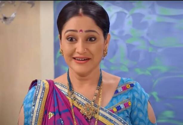 तारक मेहता शो में दयाबेन के रोल में दिखीं दिशा वकानी (Disha Vakani)ने शादी के बाद बच्चे की देखभाल करने इस शो को छोड़ दिया. दयाबेन की फैन-फॉलोइंग जबरदस्त है. उनका गुजराती गरबा और बोलने का यूनिक स्टाइल आज भी सबको याद आता है.