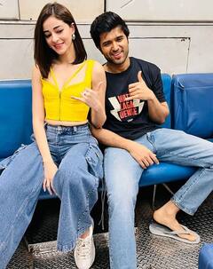 Liger Promotion Pics : 'लायगर'च्या प्रमोशनसाठी विजय देवरकोंडा आणि अनन्या पांडेचा मुंबई लोकलने प्रवास